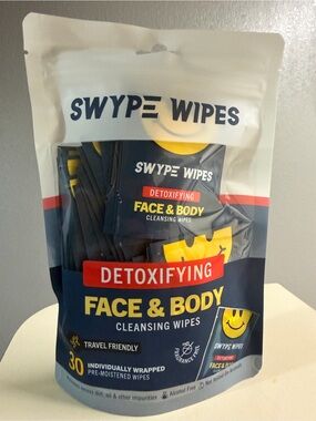 Detoxifying Face & Body Cleansing Wipes - Navy/Yellow